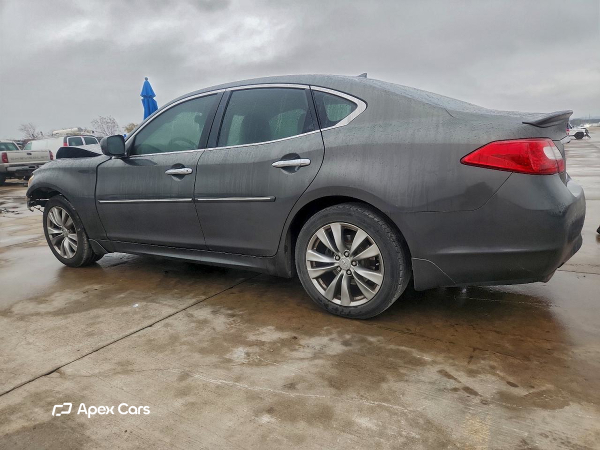 Infiniti M 2012
