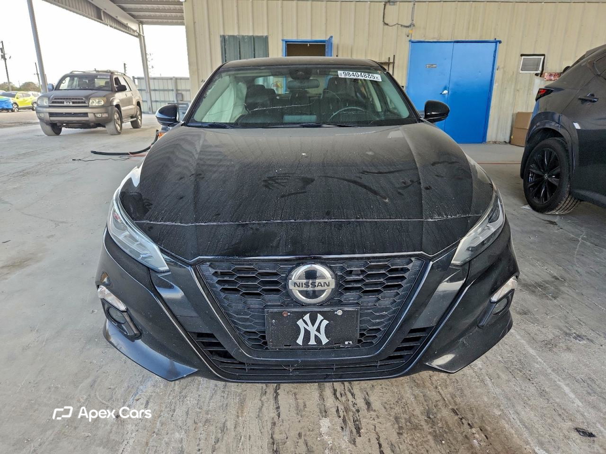 Nissan Altima 2022