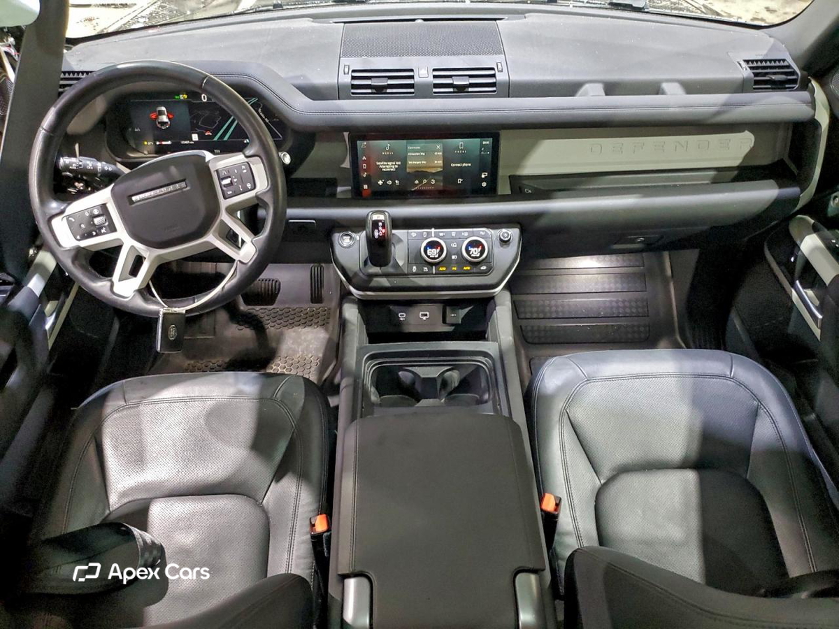 Land Rover Defender 2024