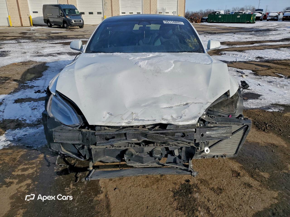 Tesla Model S 2021