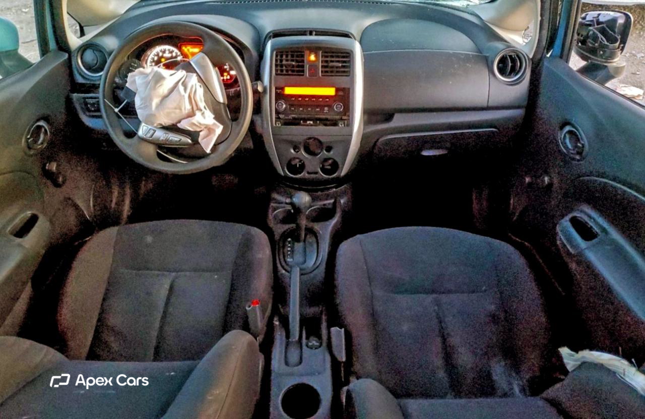 Nissan Versa 2015