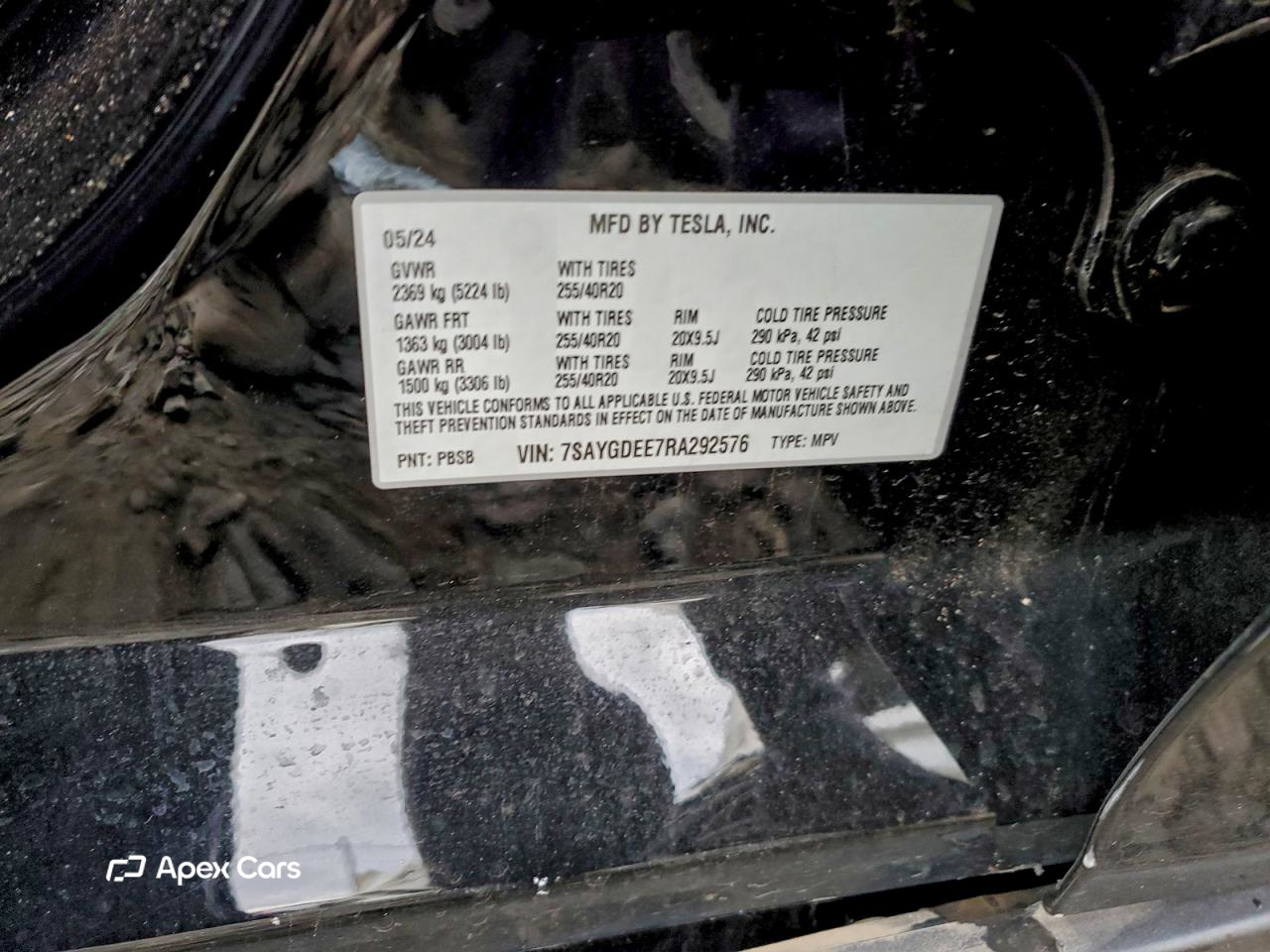 Tesla Model Y 2024