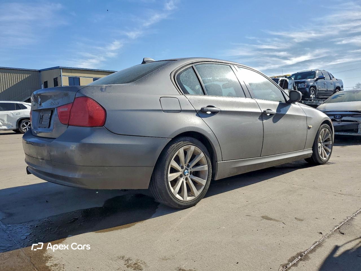 BMW Series 3 2011
