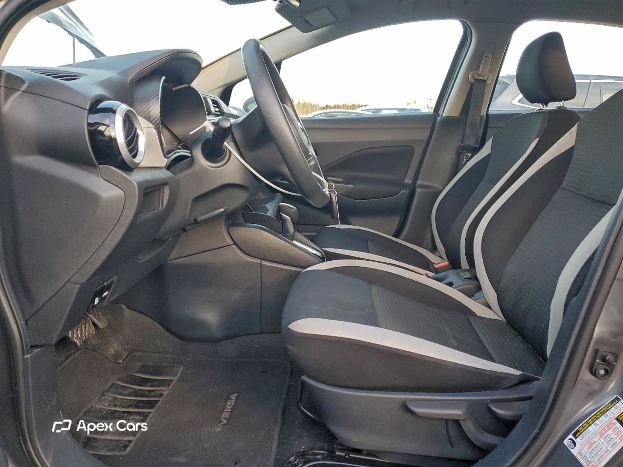 Nissan Versa 2021