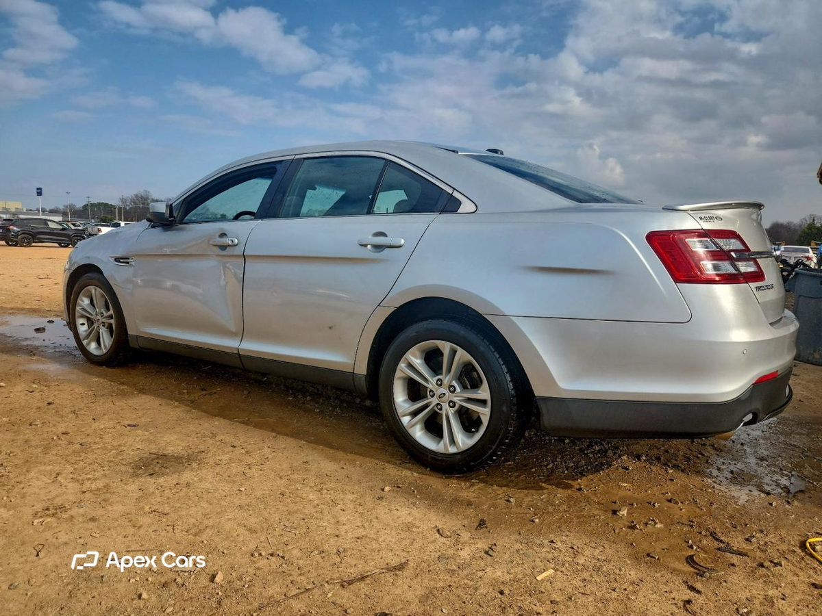 Ford Taurus 2016