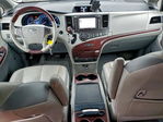 Toyota Sienna 2013