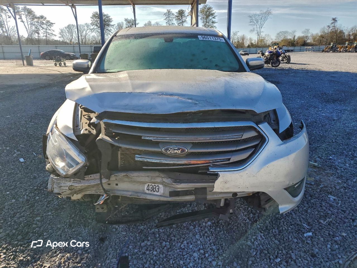 Ford Taurus 2016