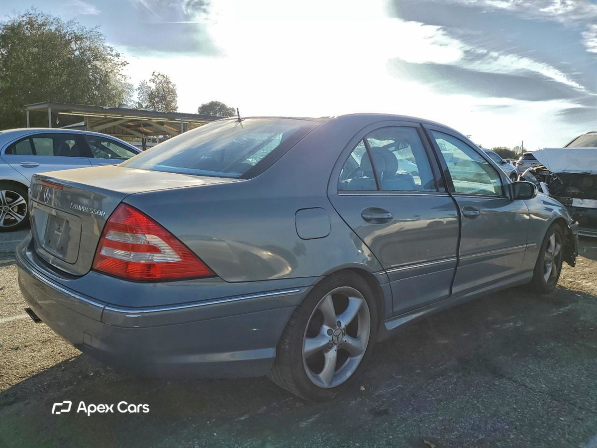 Mercedes-Benz  2005