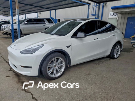 Tesla Model Y 2024 - Image 1 of 13