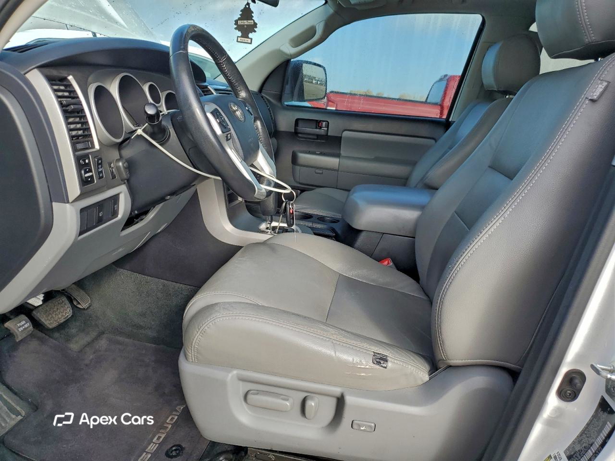 Toyota Sequoia 2014