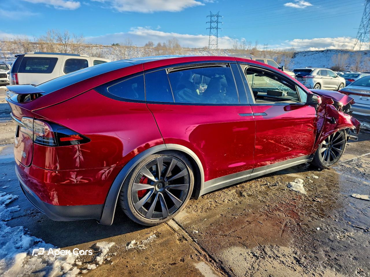 Tesla Model X 2024