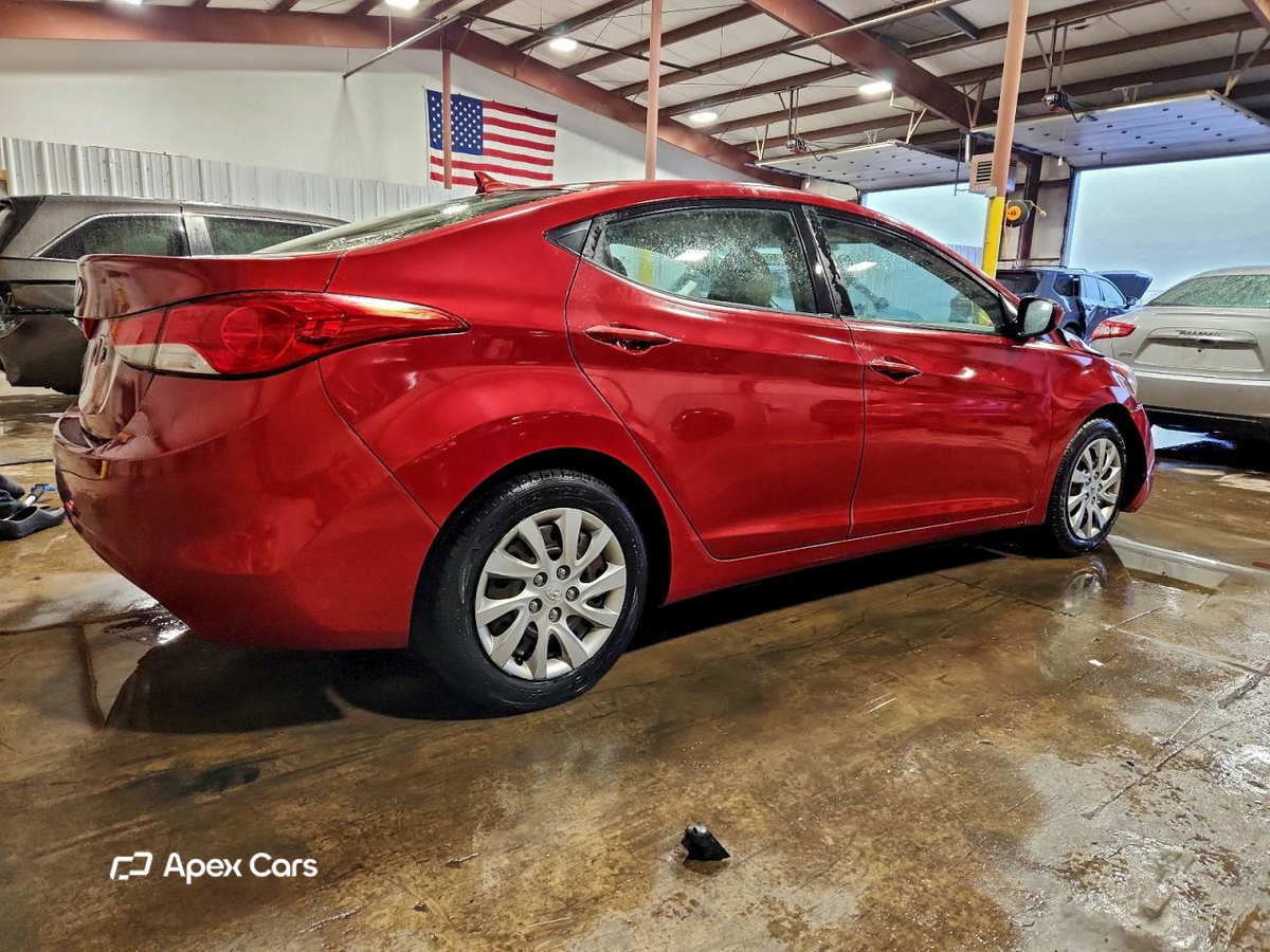 Hyundai Elantra 2012