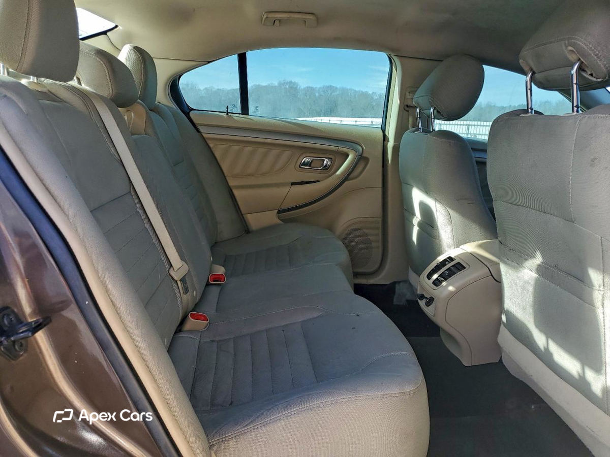 Ford Taurus 2016