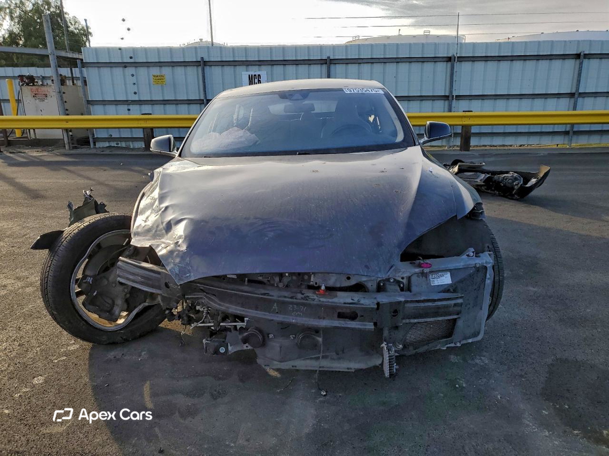 Tesla Model S 2014