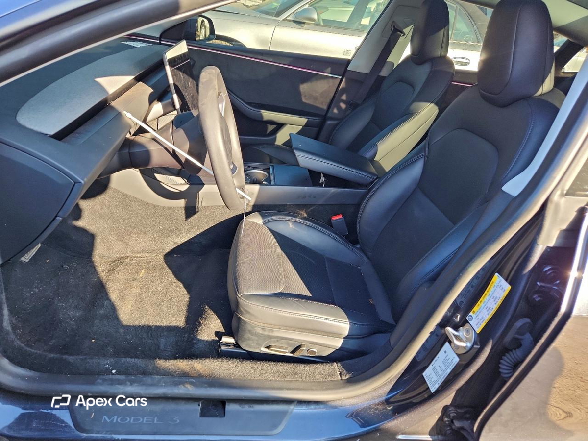 Tesla Model 3 2025