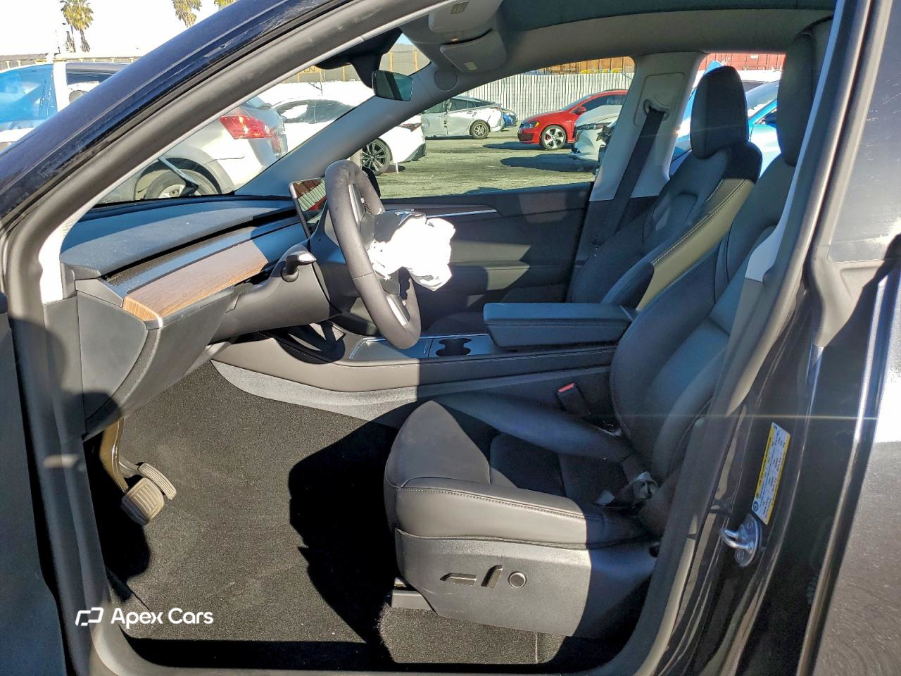 Tesla Model Y 2025