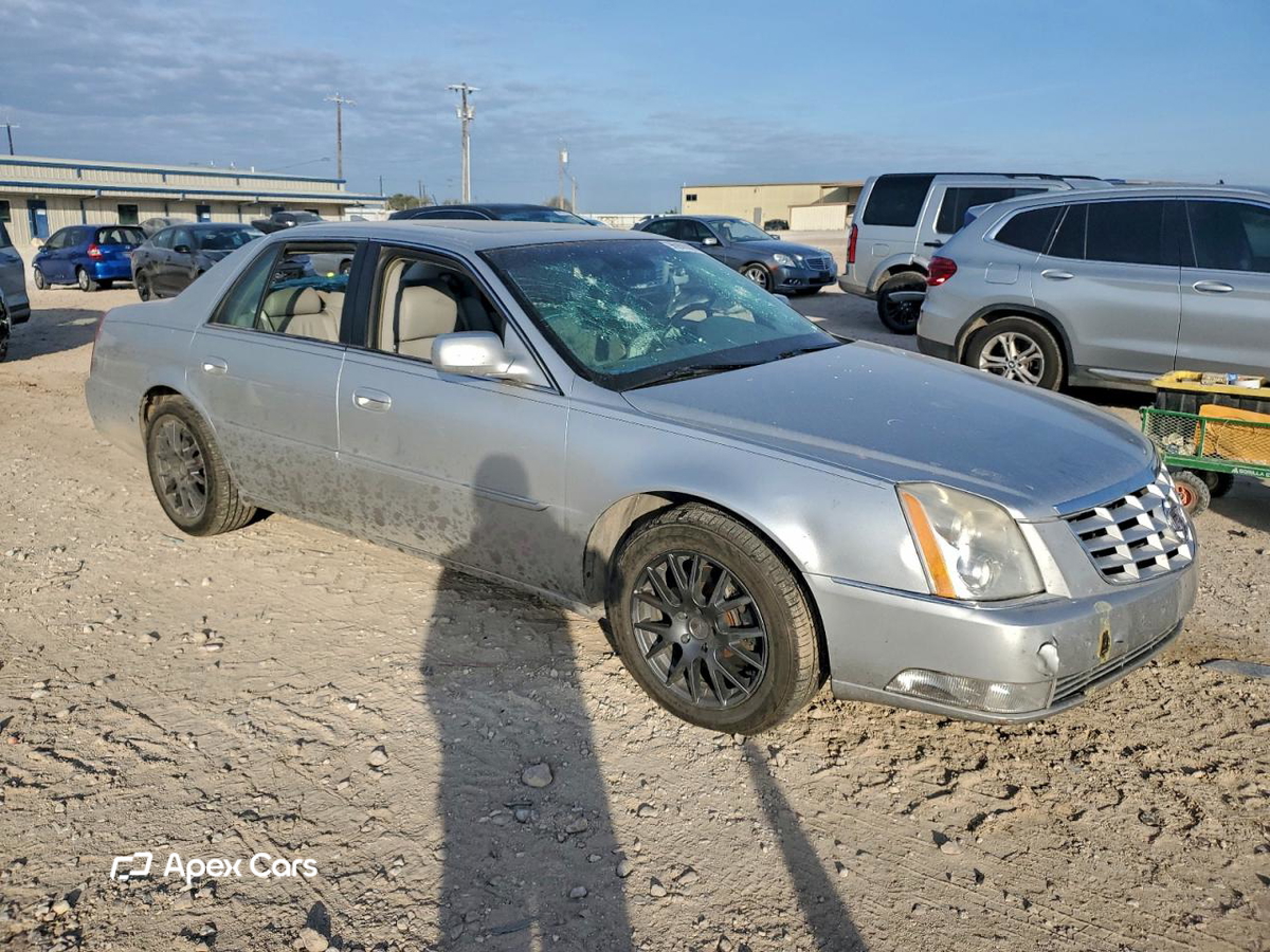 Cadillac DTS 2010