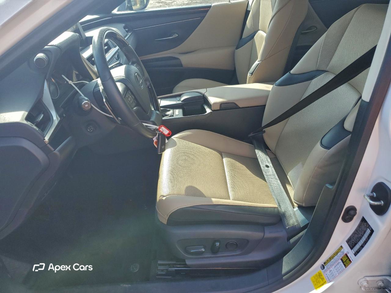 Lexus ES 2020