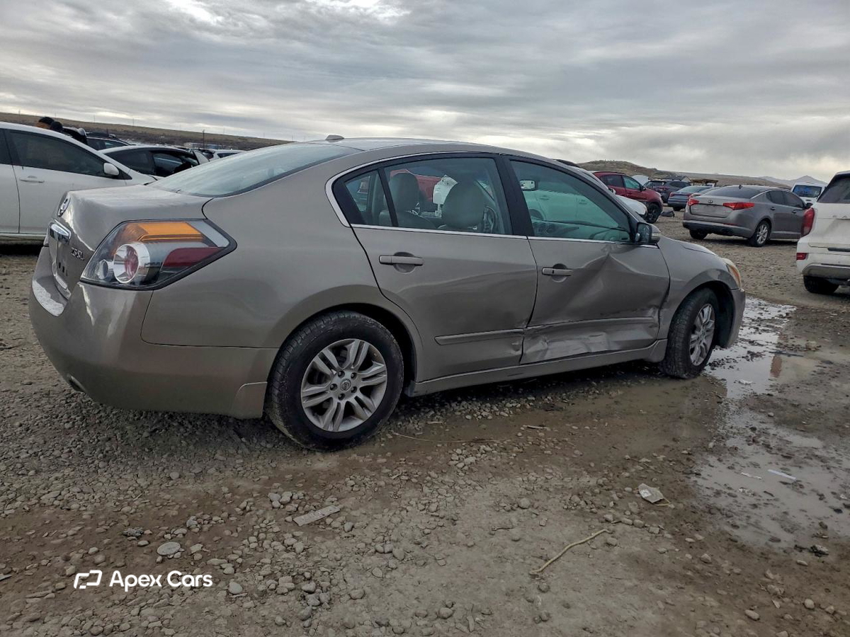 Nissan Altima 2011