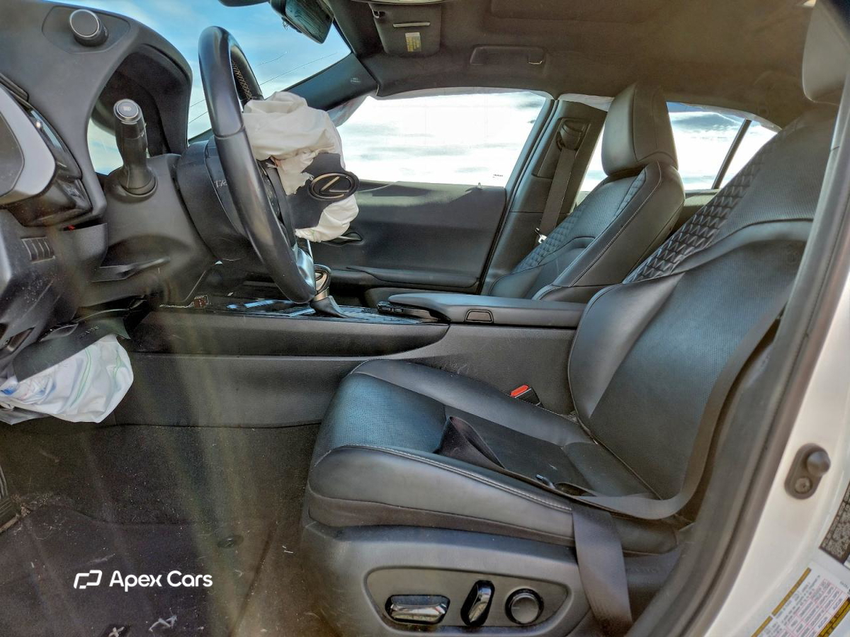 Lexus UX 2020