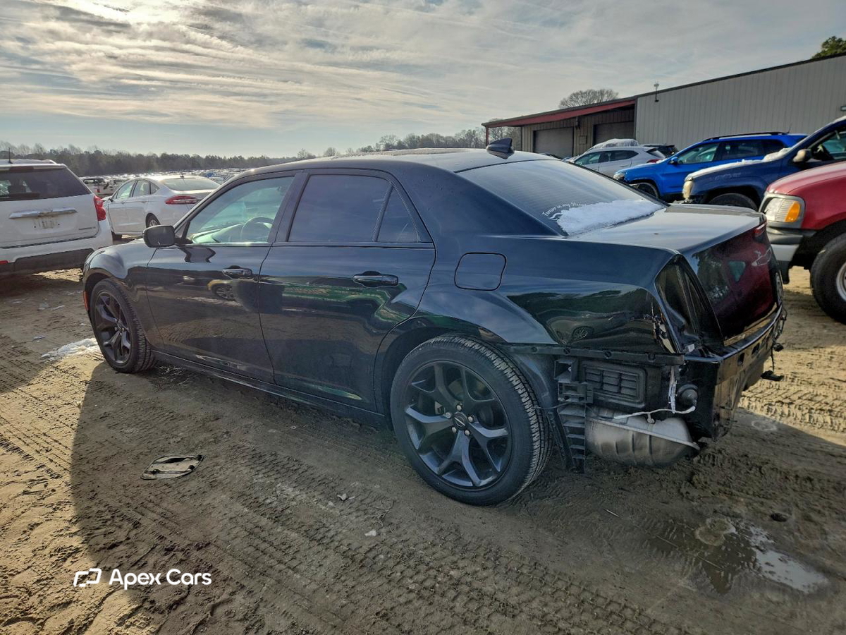 Chrysler 300 2021