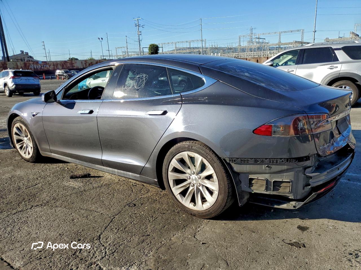 Tesla Model S 2018