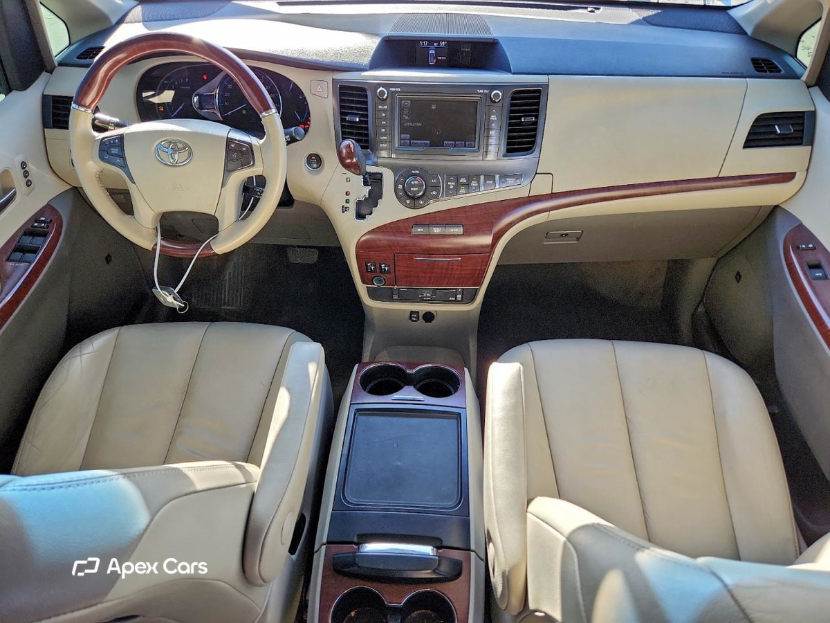 Toyota Sienna 2012
