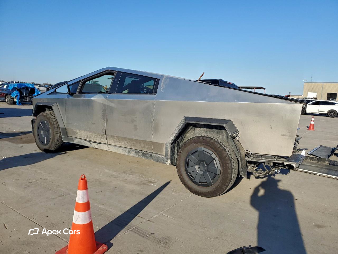 Tesla Cybertruck 2025