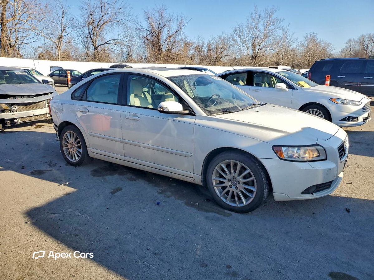 Volvo S40 2011