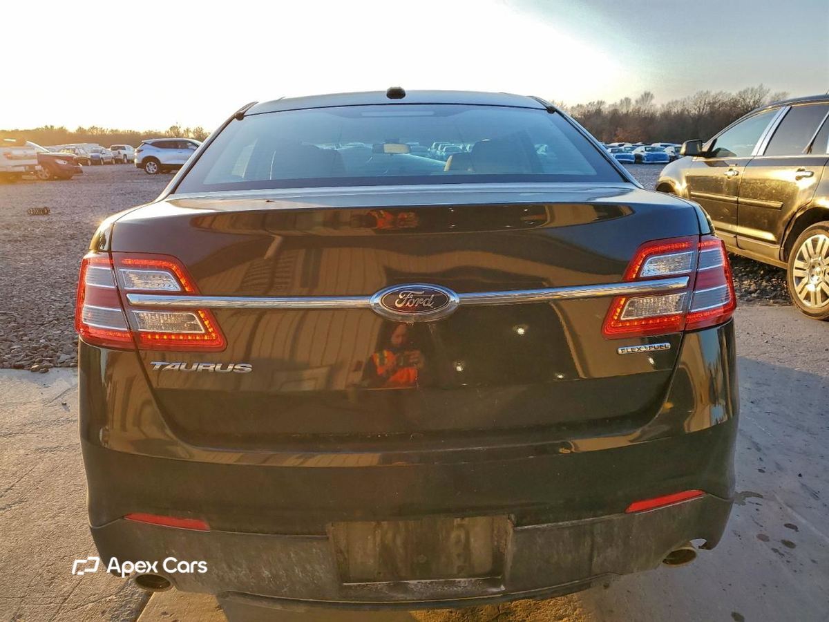 Ford Taurus 2016