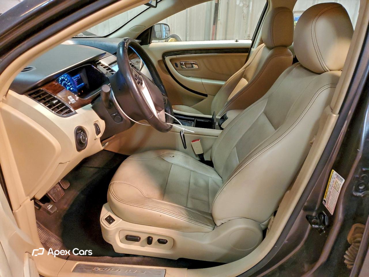 Ford Taurus 2016