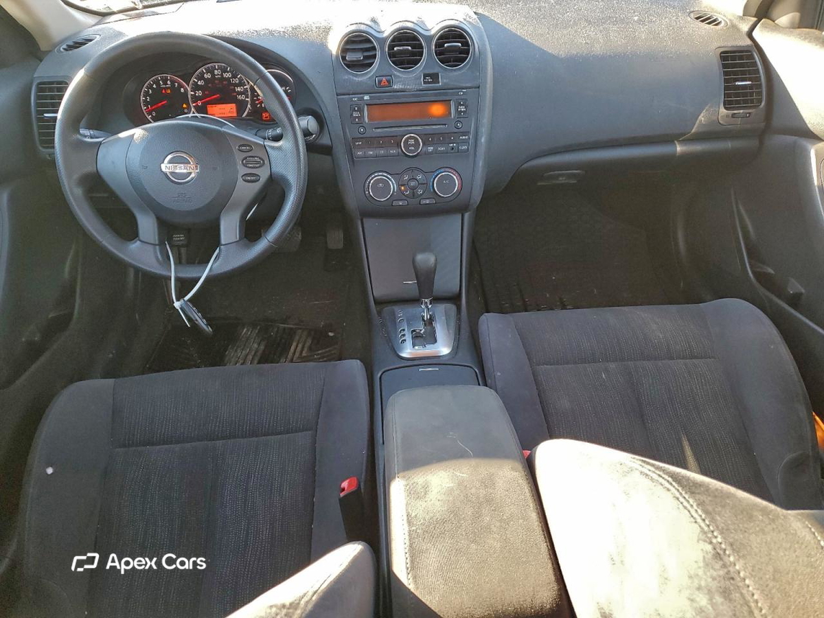 Nissan Altima 2010
