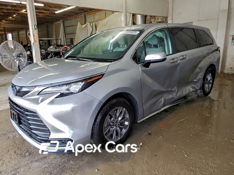 Toyota Sienna 2021 - Image 1 of 14