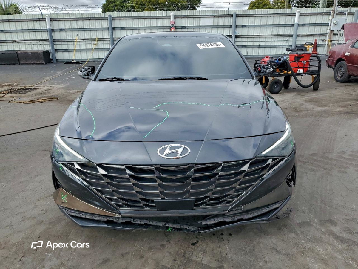 Hyundai Elantra 2021