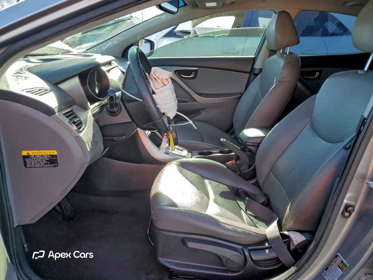 Hyundai Elantra 2012