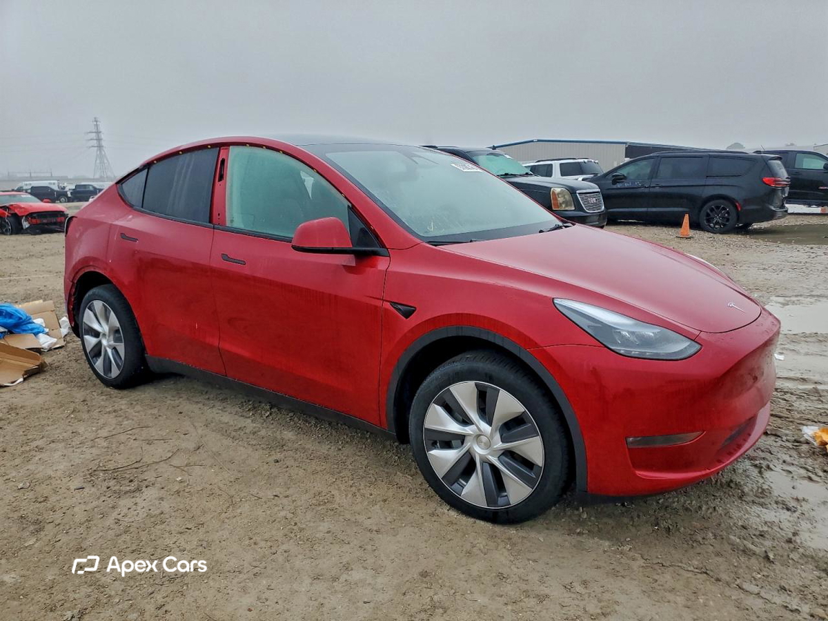 Tesla Model Y 2024