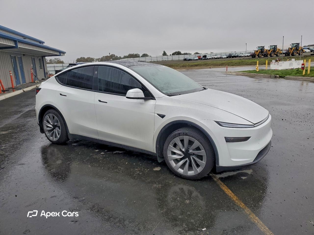 Tesla Model Y 2026