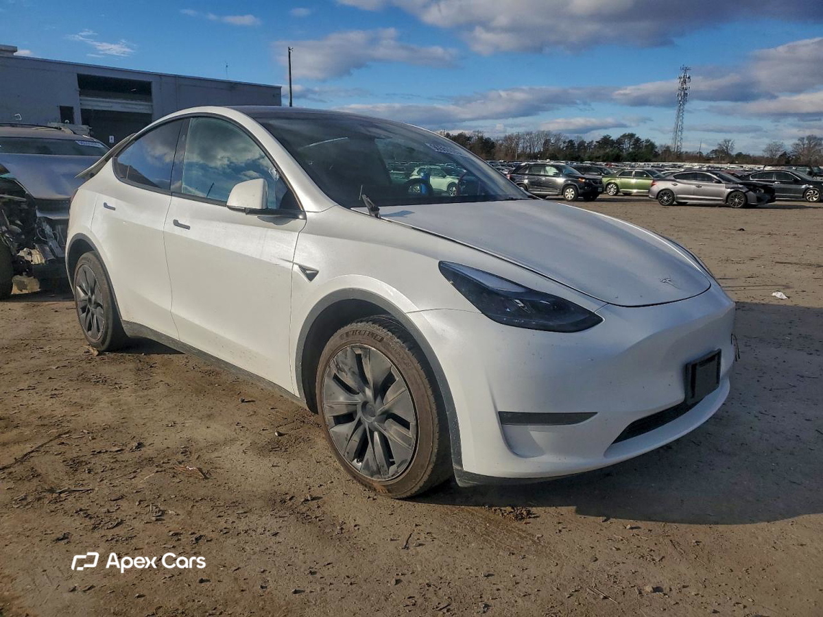 Tesla Model Y 2025