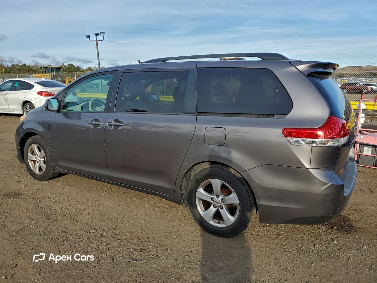 Toyota Sienna 2011