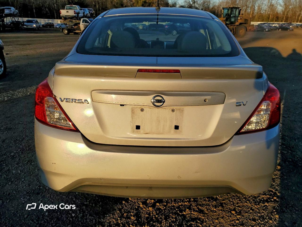 Nissan Versa 2019