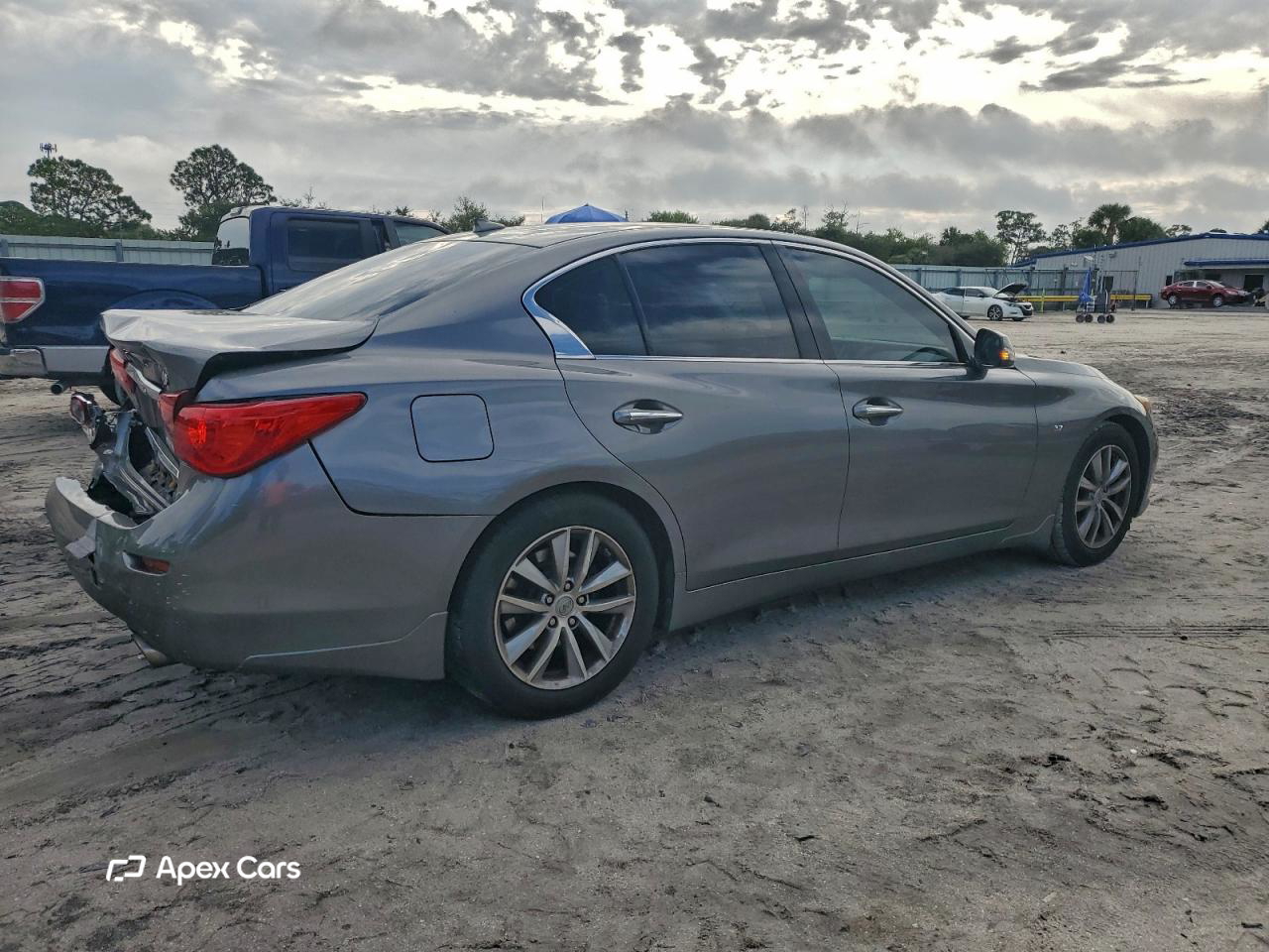 Infiniti Q50 2015