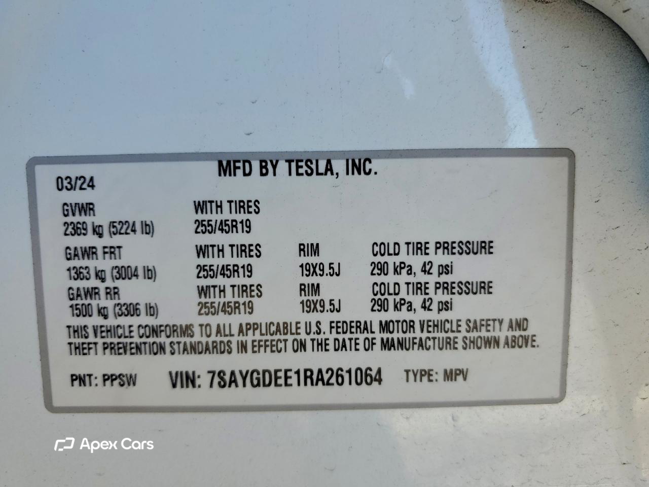 Tesla Model Y 2024