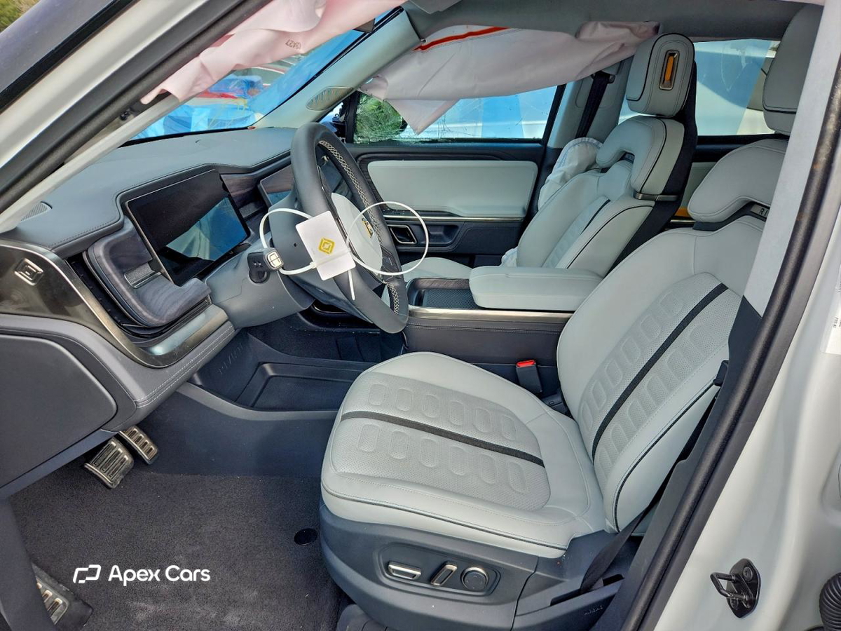 Rivian R1S 2023