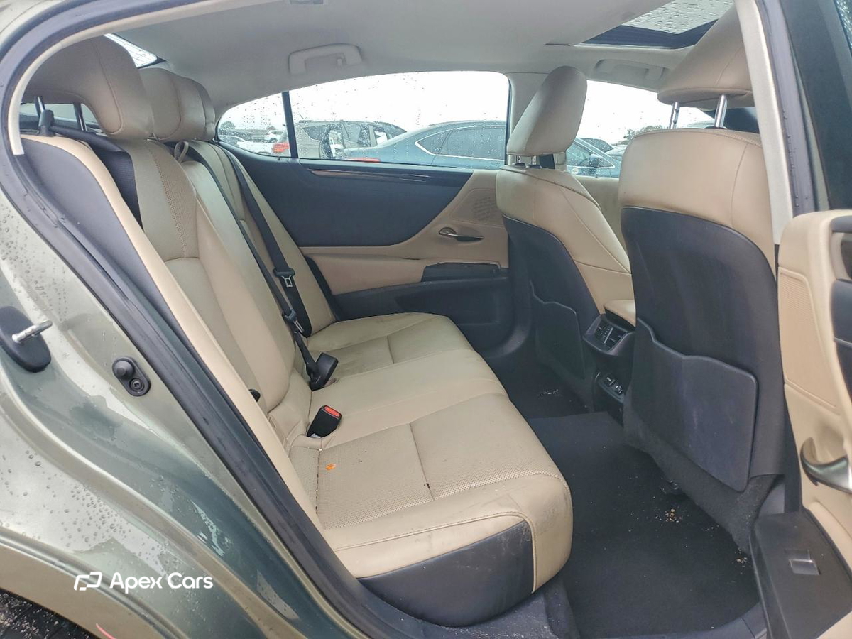 Lexus ES 2021