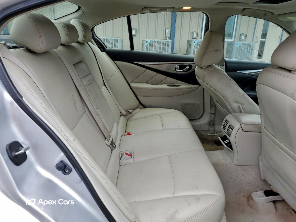 Infiniti Q50 2015