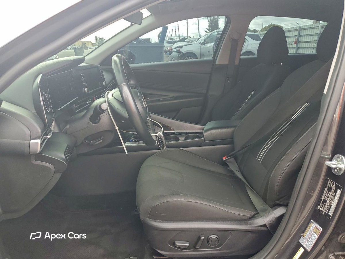 Hyundai Elantra 2021
