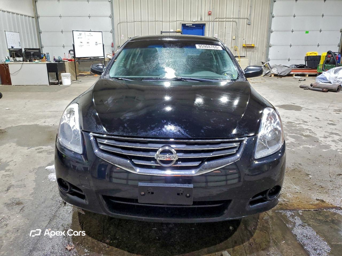 Nissan Altima 2010