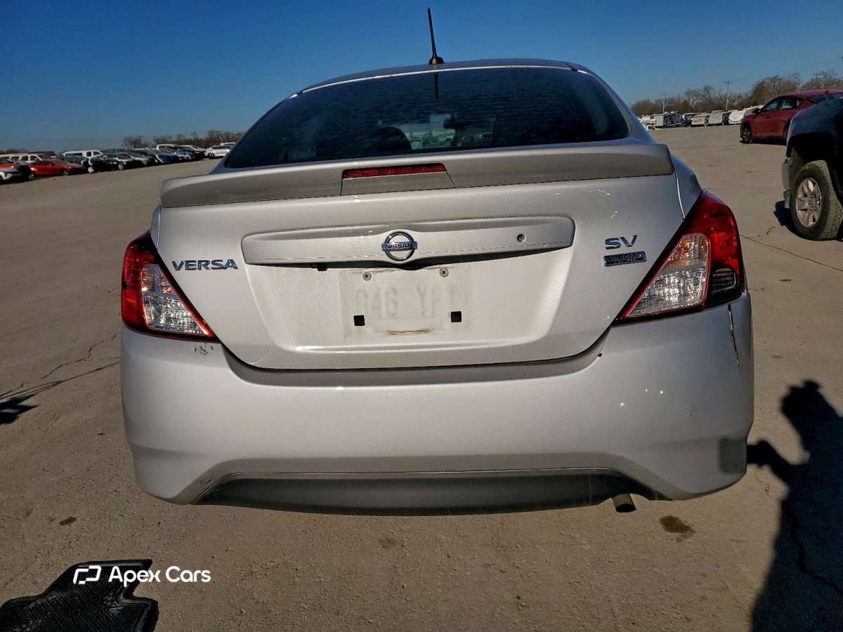 Nissan Versa 2018