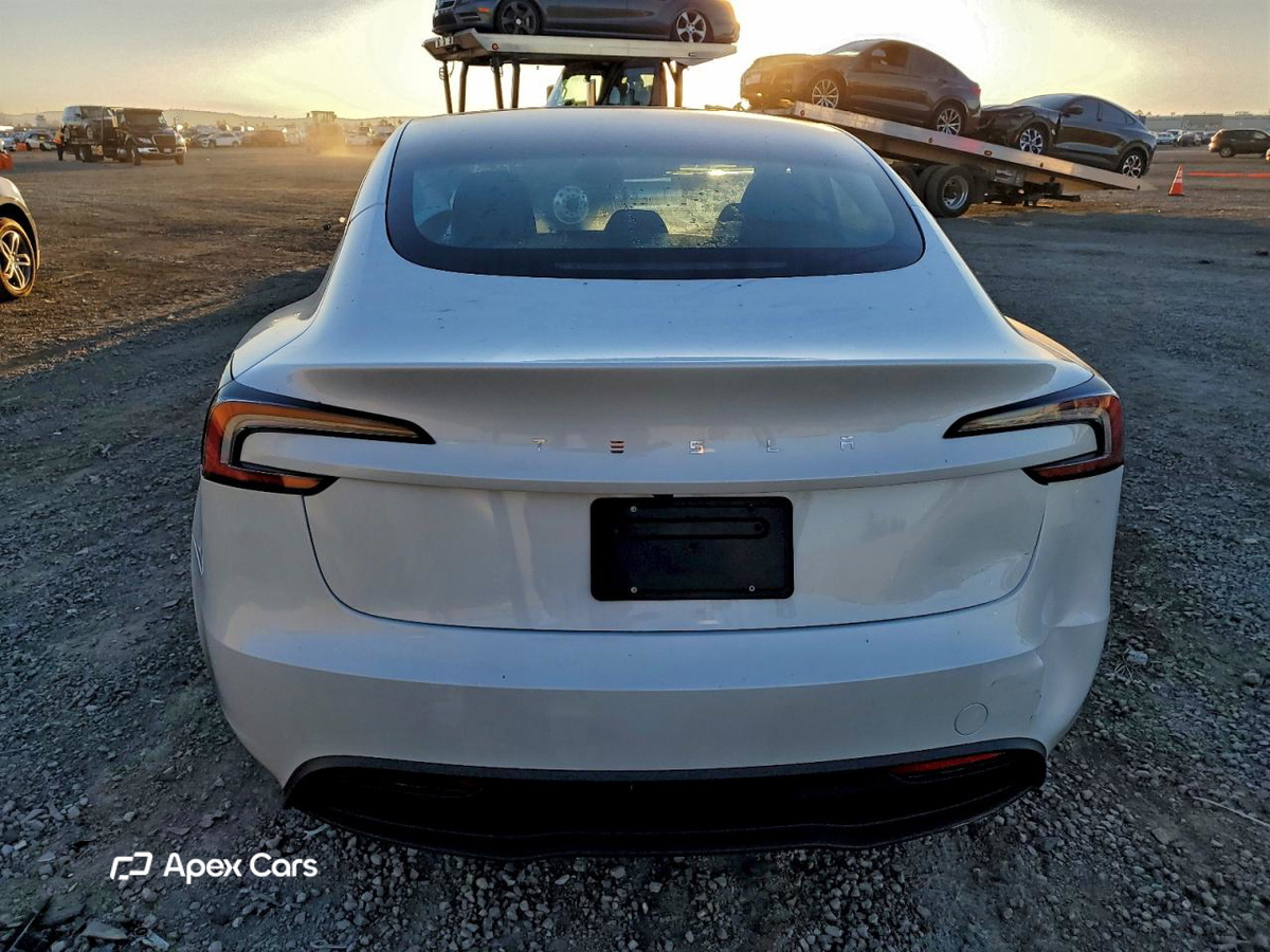 Tesla Model 3 2025