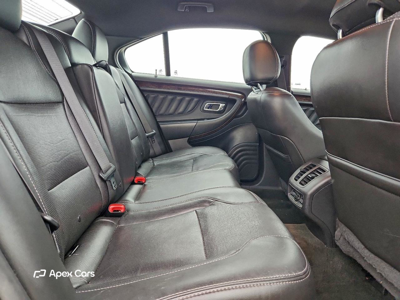 Ford Taurus 2015